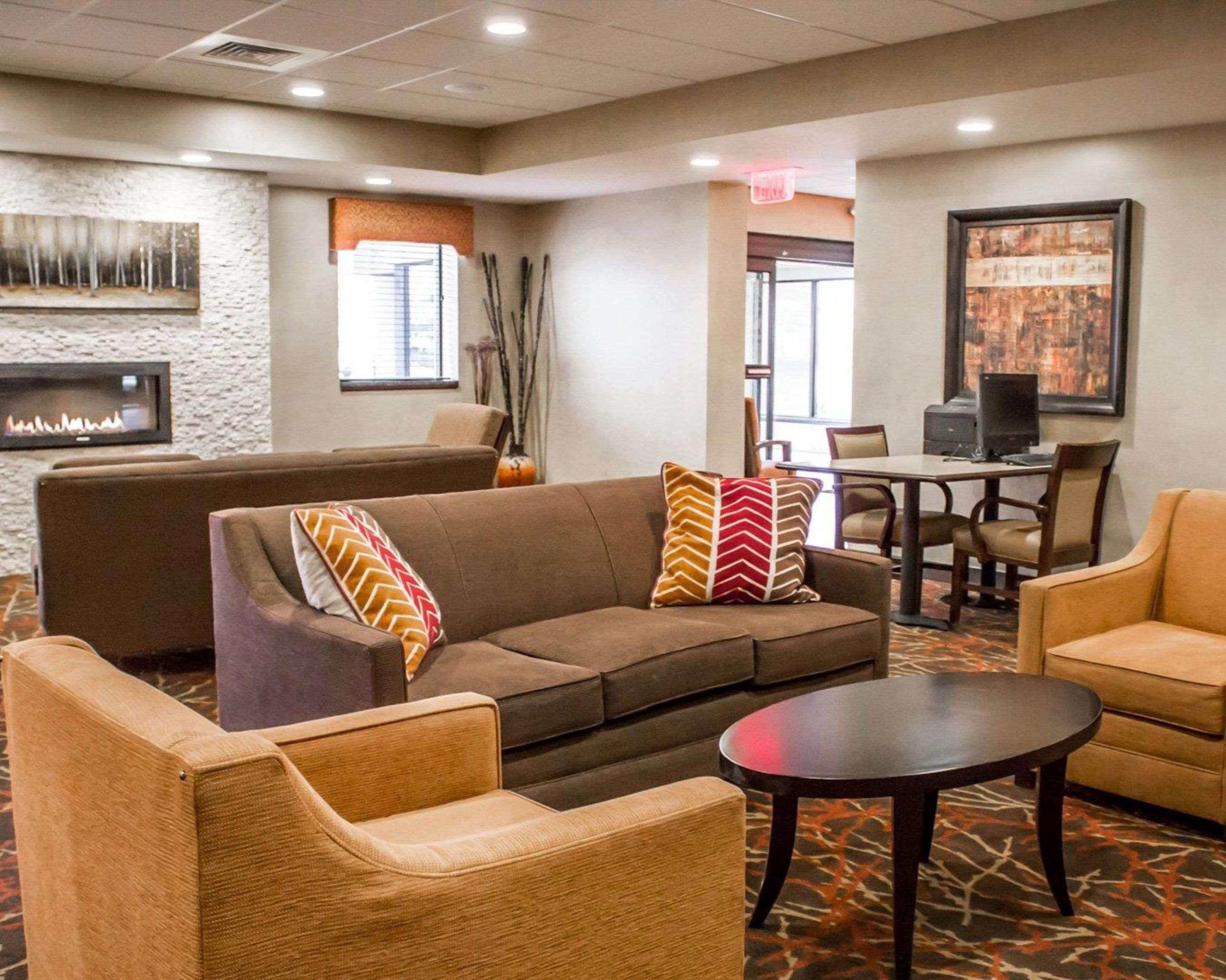 Comfort Inn & Suites Wadsworth Dış mekan fotoğraf