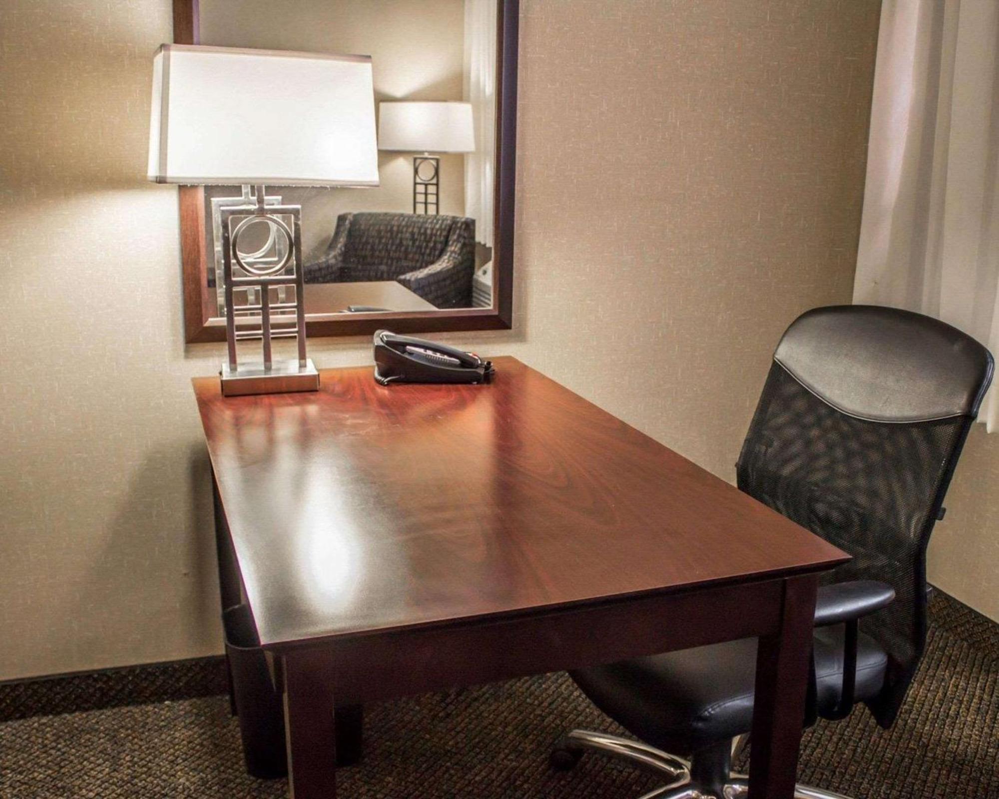 Comfort Inn & Suites Wadsworth Dış mekan fotoğraf