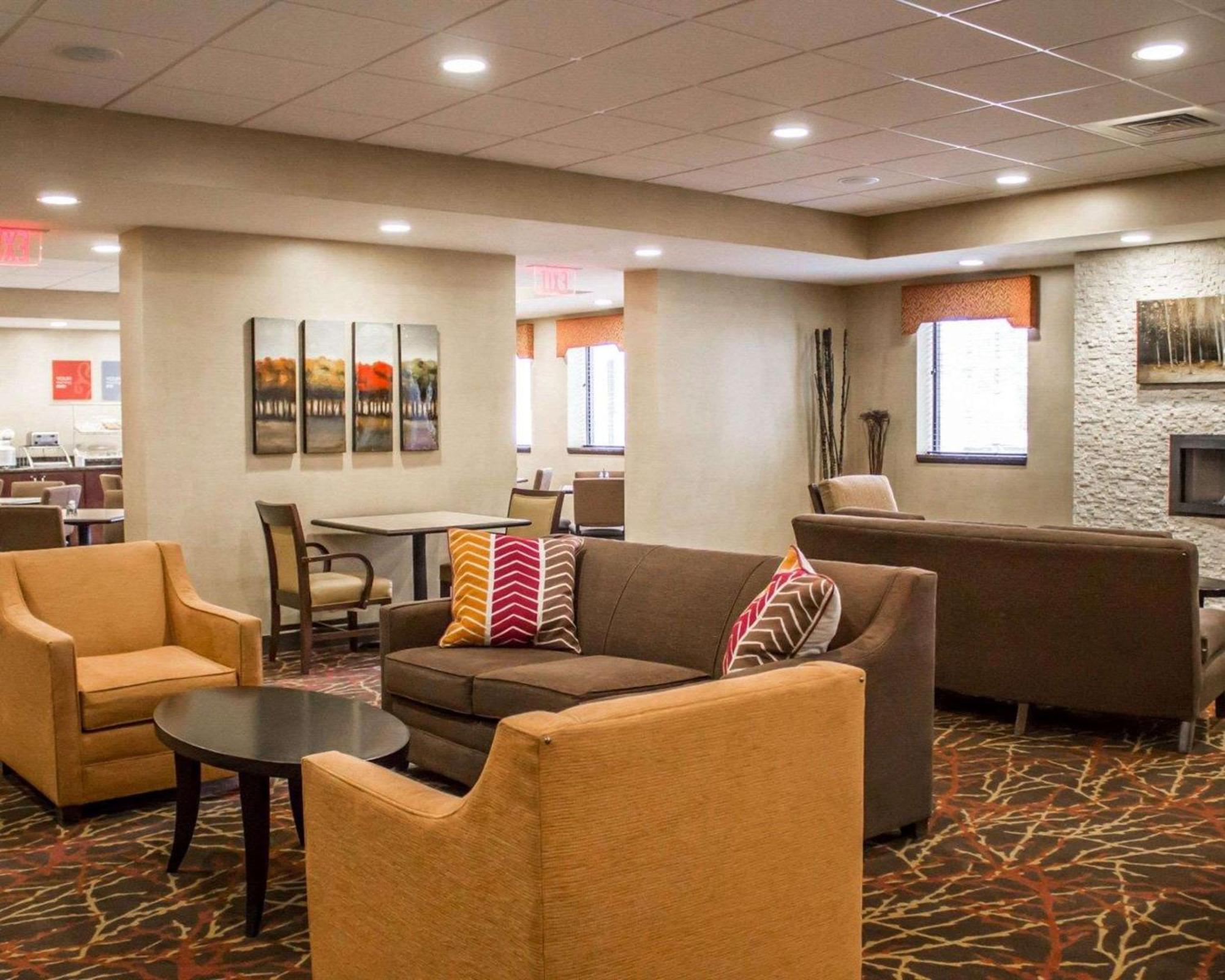 Comfort Inn & Suites Wadsworth Dış mekan fotoğraf