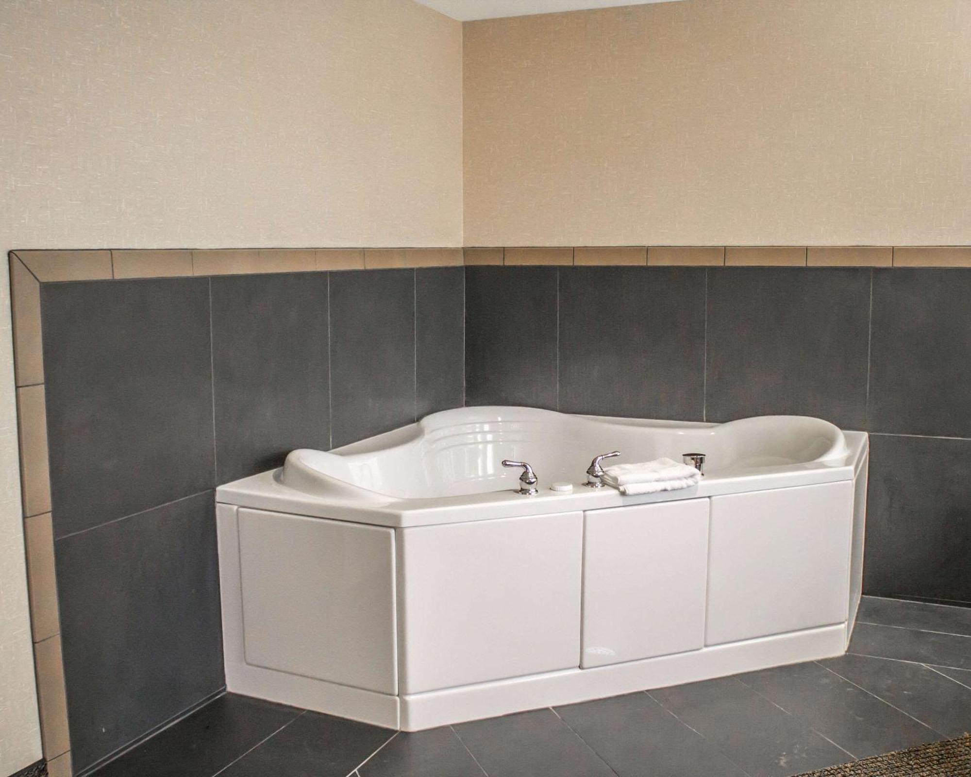 Comfort Inn & Suites Wadsworth Dış mekan fotoğraf